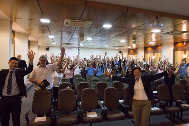 A palestra teve o custo simbólico de 1Kg de alimento não perecível (Foto: Ana Carolina Pavarin) A palestra teve o custo simbólico de 1Kg de alimento não perecível (Foto: Ana Carolina Pavarin)