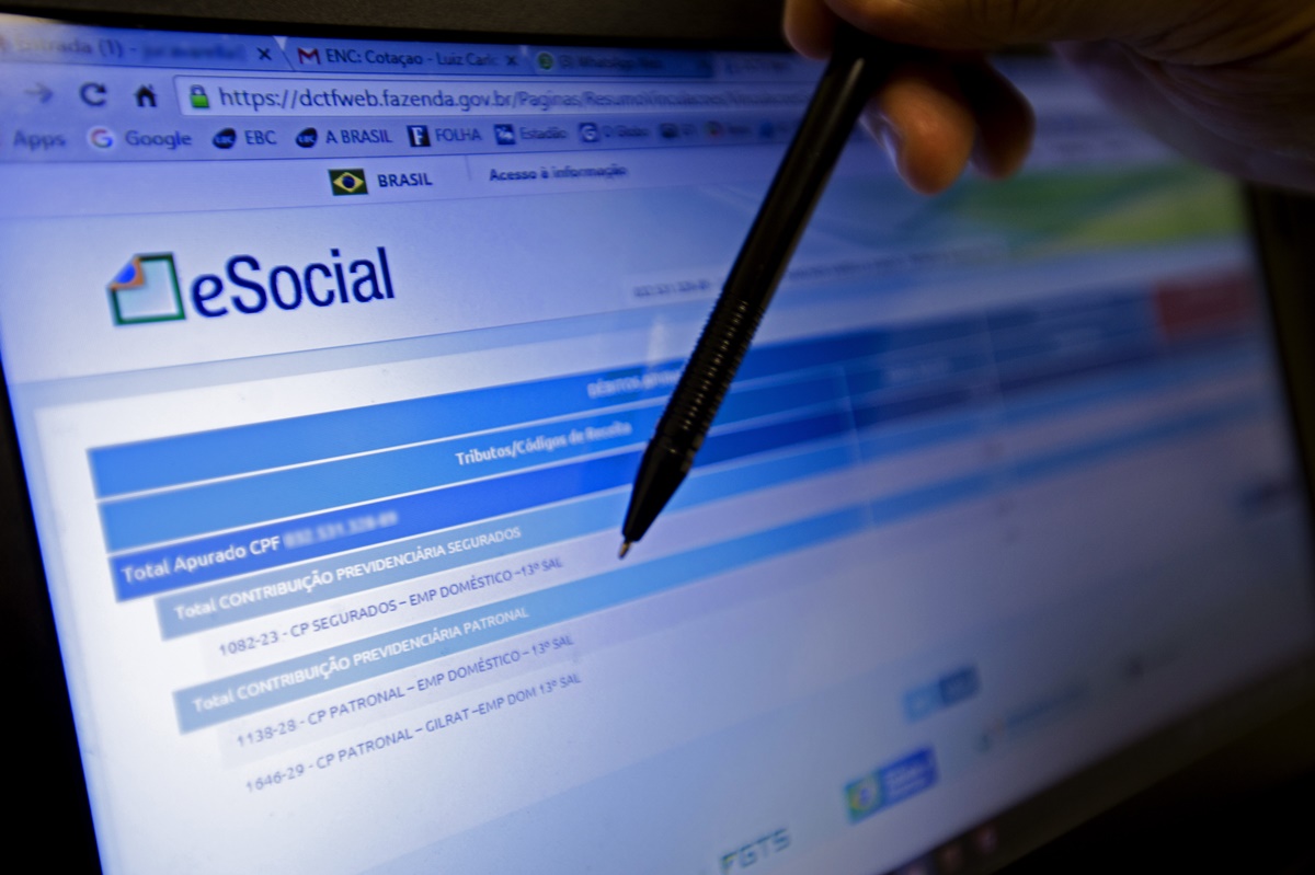 Esocial eSocial nos Órgãos Públicos: 2 formas simples para implantar o sistema