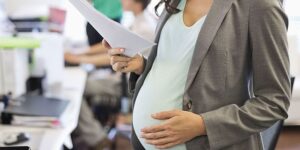 Proteção às mães:  Projeto de Lei visa vetar a discriminação na hora da contratação de trabalho